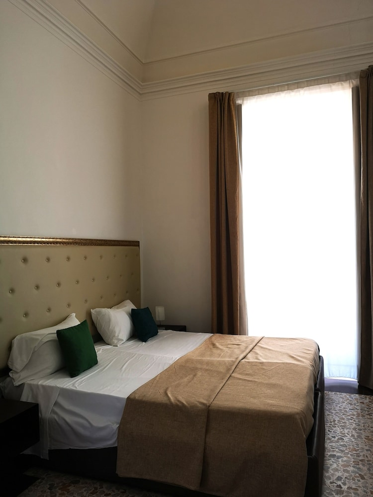 

Milano - Catania - Hotel Valentino