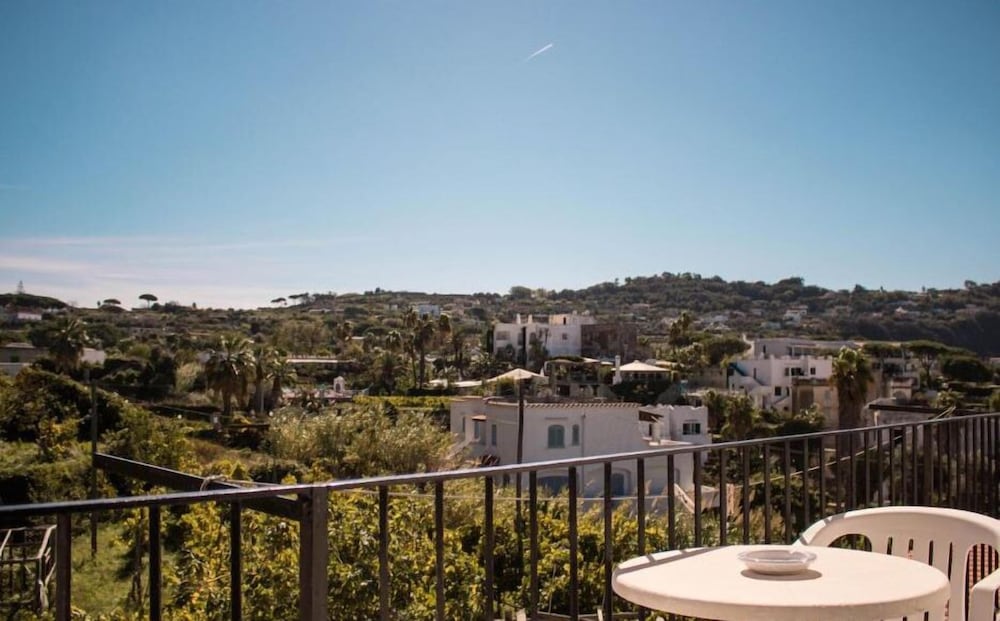 

Milano - Barano d'Ischia - Hotel Villa Cimmentorosso