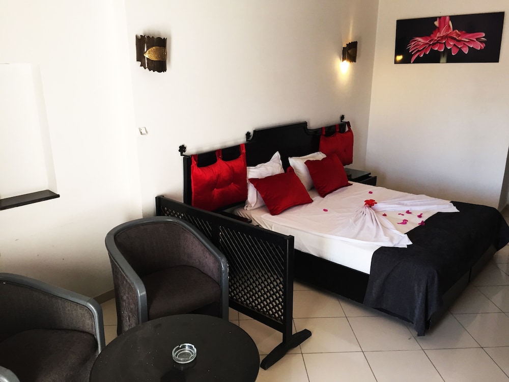 

Bologna - Mezraia - Djerba Saray