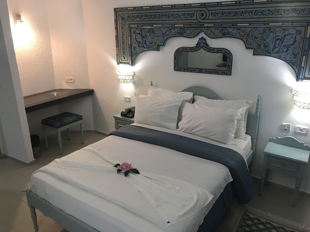 

Bari - Hammamet - Hotel KHELLA