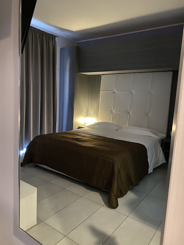 

Milano - Ottaviano - Victoria Hotel