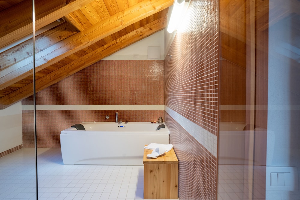 

Milano - Pinzolo - Albergo Palazzo Lodron Bertelli