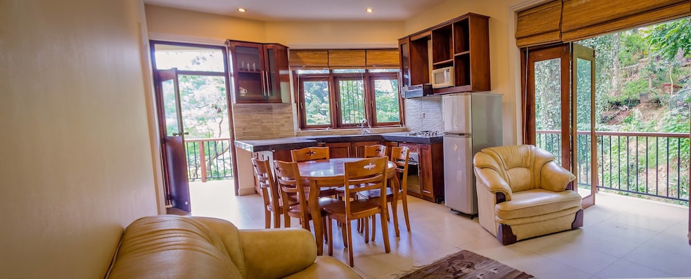 

Milano - Kandy - Lake Reach Residence