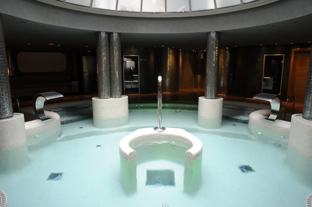 

Milano - Ciudad Real - Cumbria Spa & Hotel