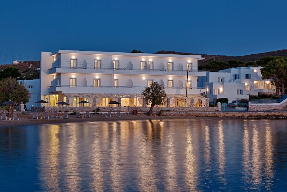 

Milano - Syros - ''Di Mare'' Hotel & Suites
