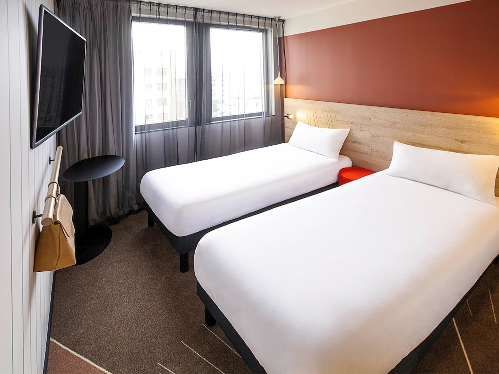 

Napoli - Meudon - ibis Styles Paris 16 Boulogne