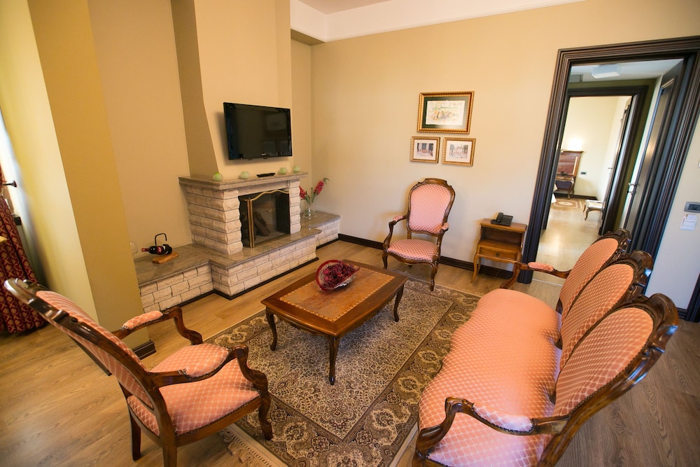 

Brindisi - Tirana - Hotel Victoria