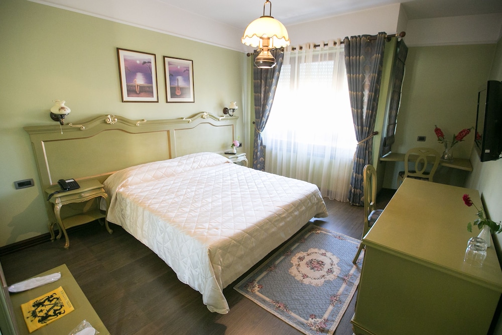 

Ancona - Tirana - Hotel Victoria