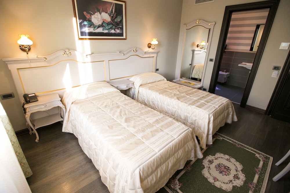 

Salerno - Tirana - Hotel Victoria