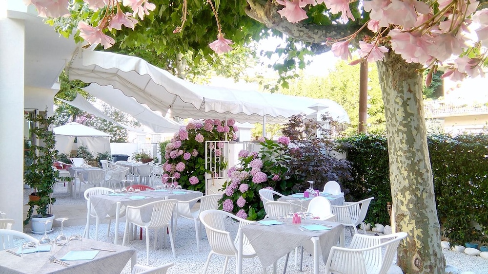 

Torino - Forte dei Marmi - Petit Hotel