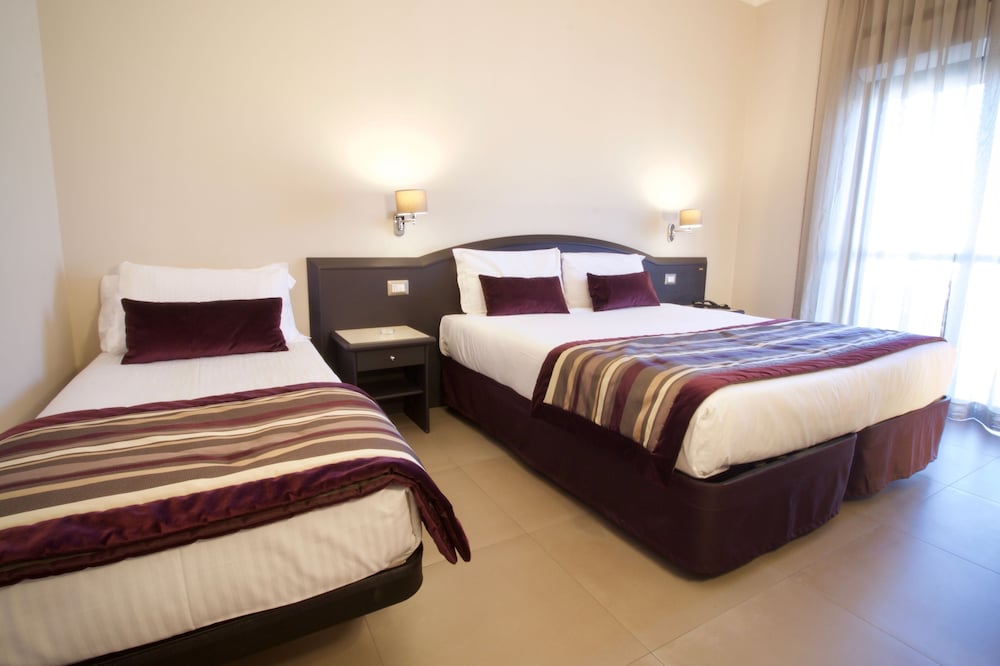 

Milano - Casalnuovo di Napoli - Hotel Europa