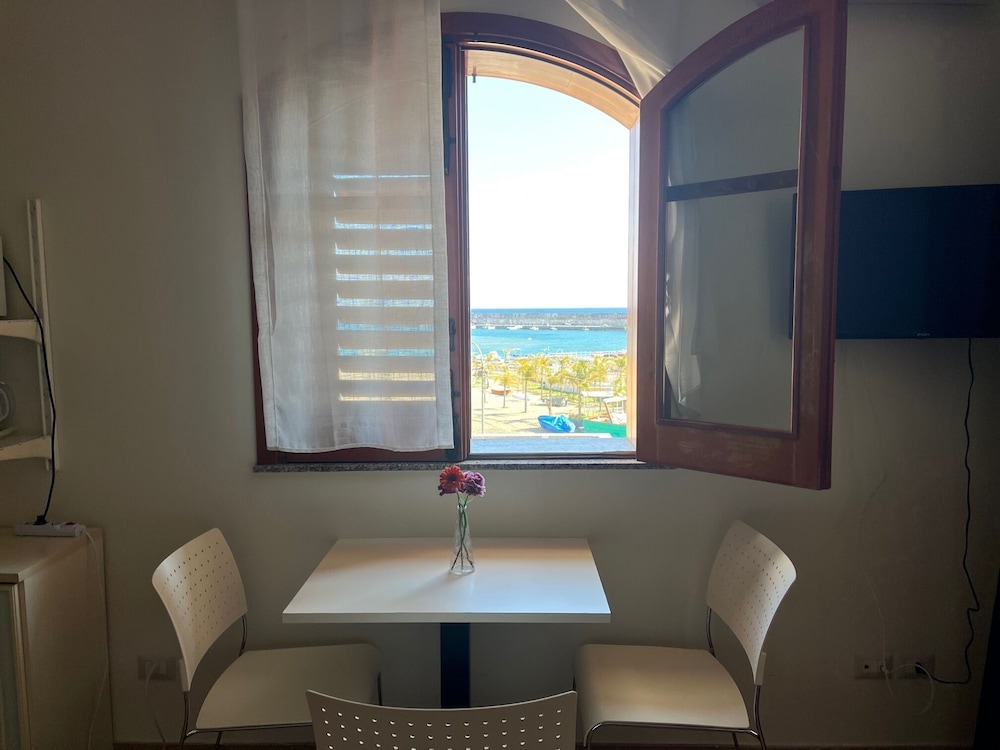 

Napoli - Giardini Naxos - Kalaskiso'
