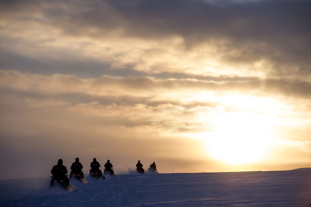 

Milano - Longyearbyen - Svalbard Hotell | The Vault