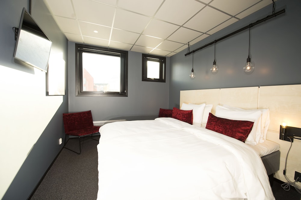 

Milano - Longyearbyen - Svalbard Hotell | The Vault