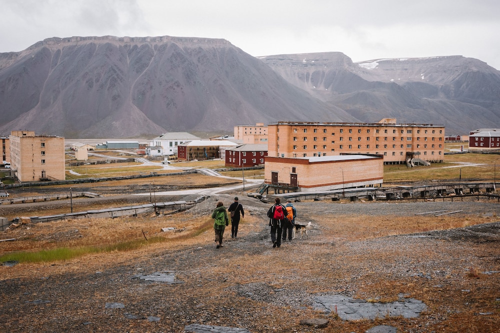 

Milano - Longyearbyen - Svalbard Hotell | The Vault