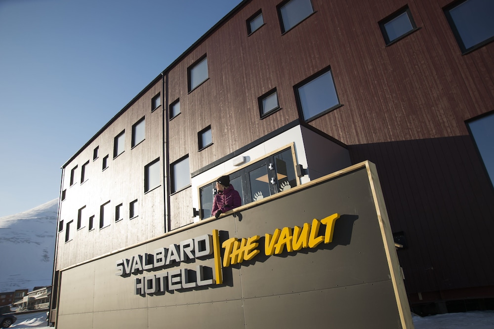 

Milano - Longyearbyen - Svalbard Hotell | The Vault