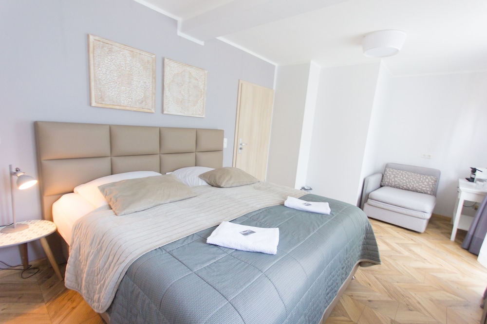 

Catania - Dortmund - TM Suites