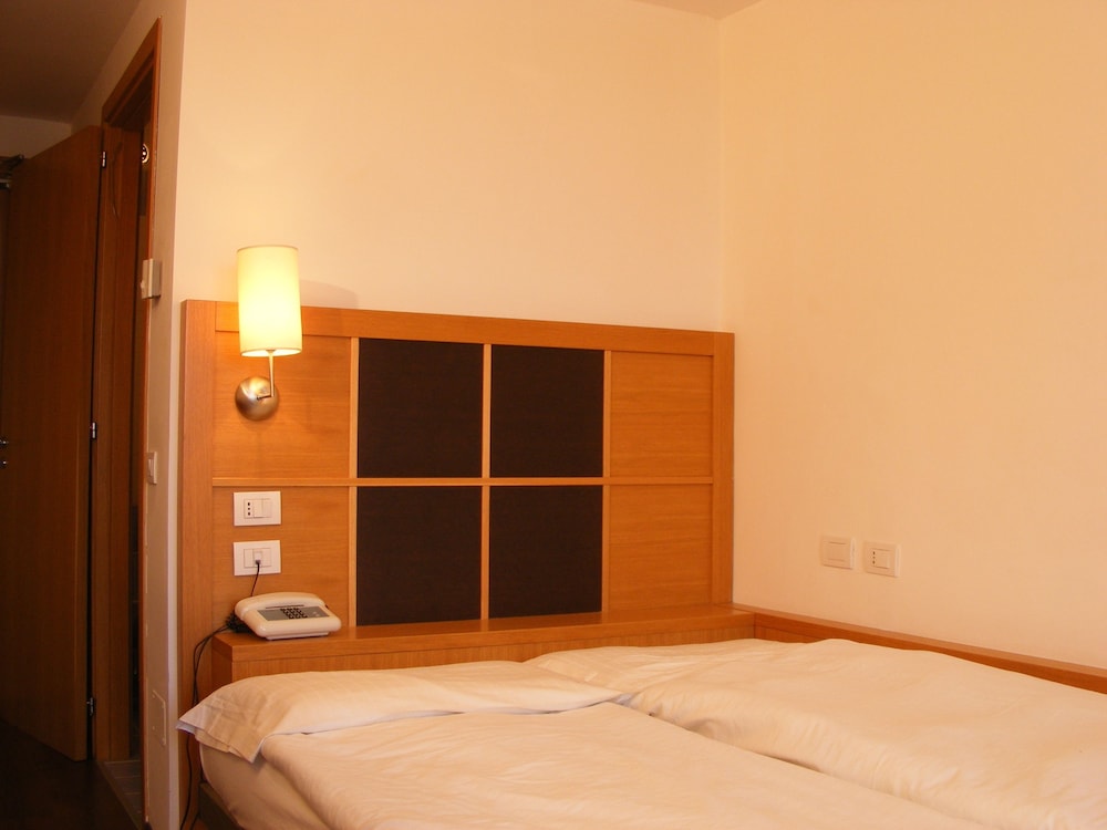 

Cagliari - Trento - Hotel Dolomiti Chalet