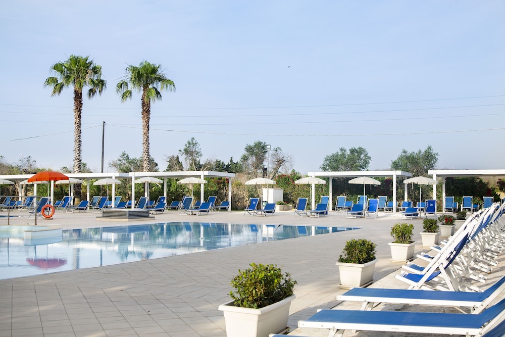 

Napoli - San Cassiano - Dolmen Sport Resort