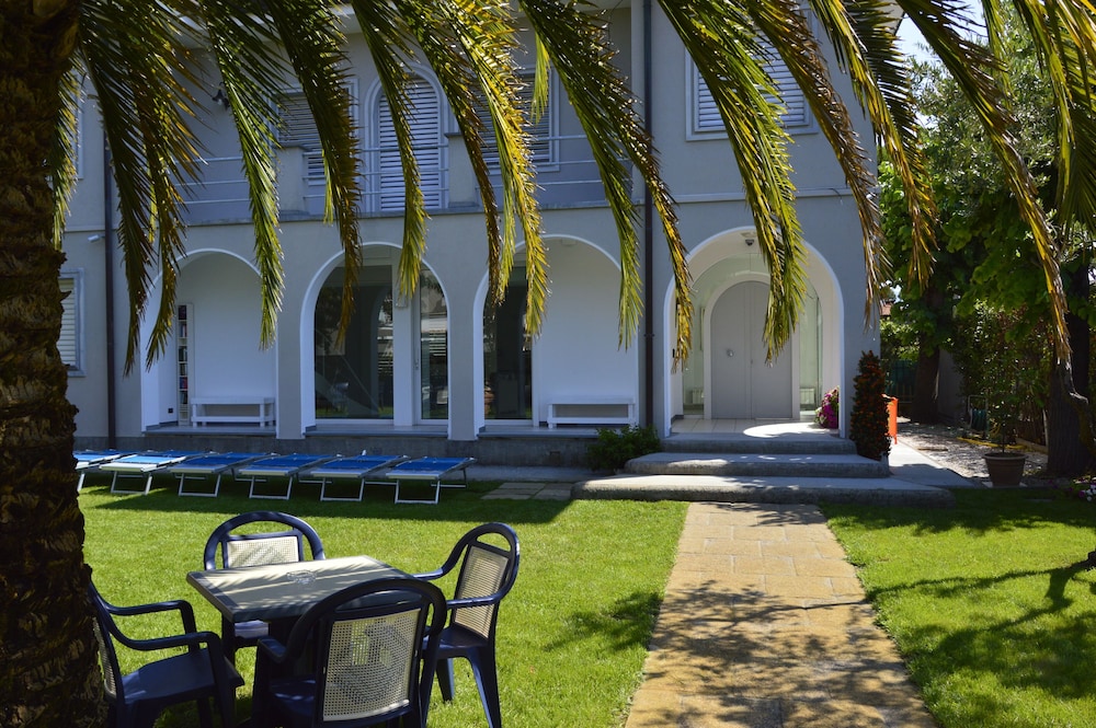 

Roma - Viareggio - Hotel Fortunella