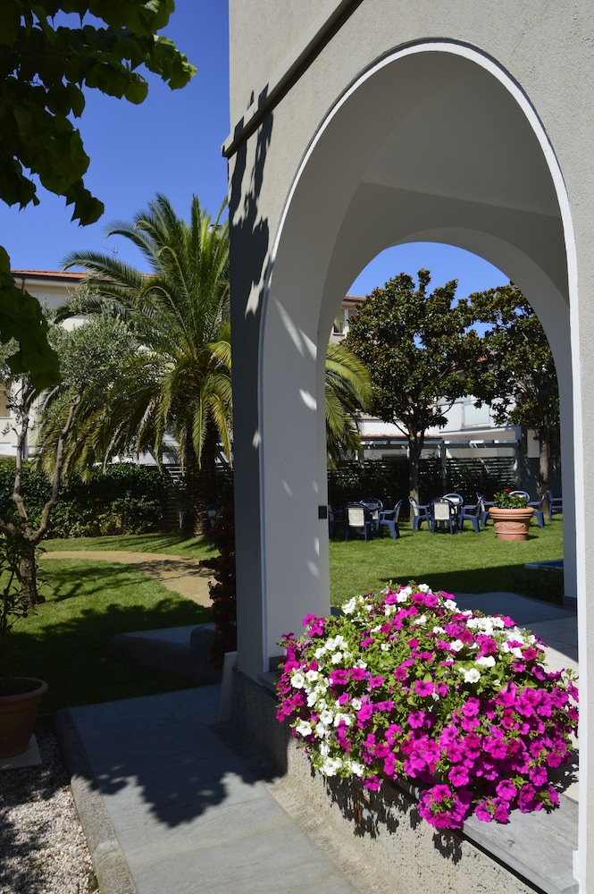 

Milano - Forte dei Marmi - Hotel Fortunella