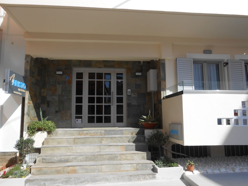 

Cagliari - Malia - Aristo Apts