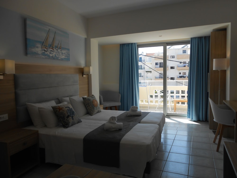 

Milano - Kato Gouves - Aristo Apts