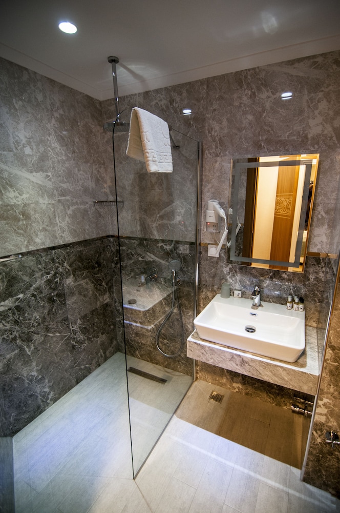 

Roma - Ovacik - Exelans Hotel