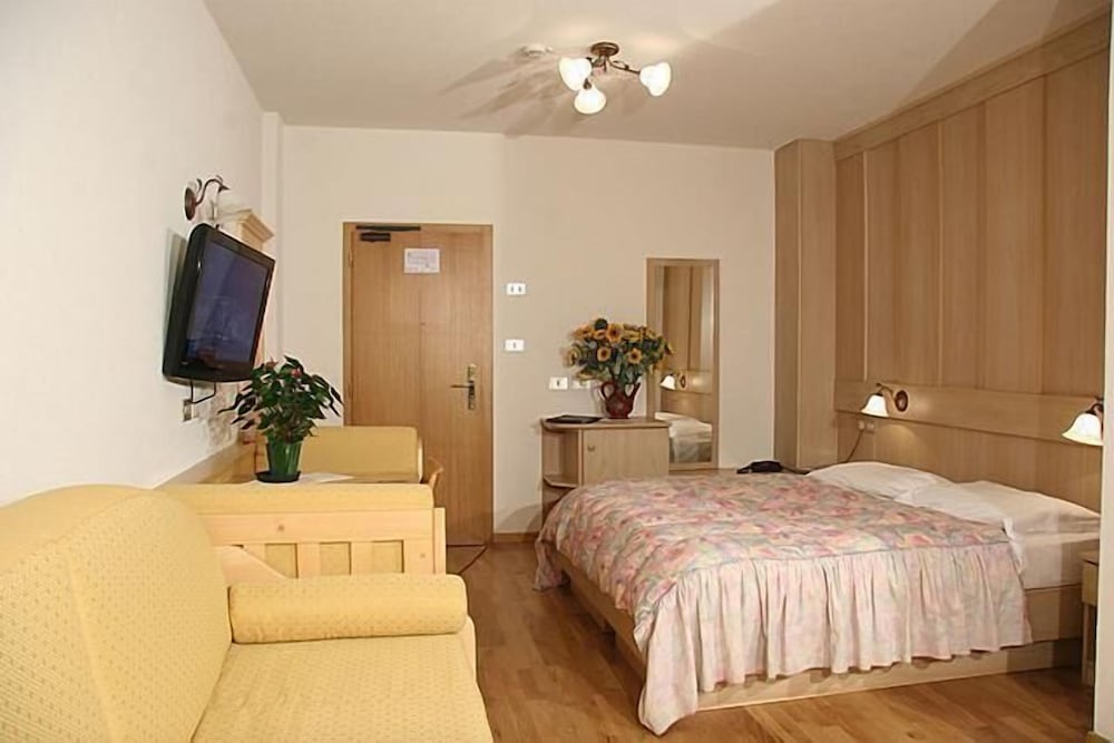 

Cagliari - Alba di Canazei - Hotel Grohmann