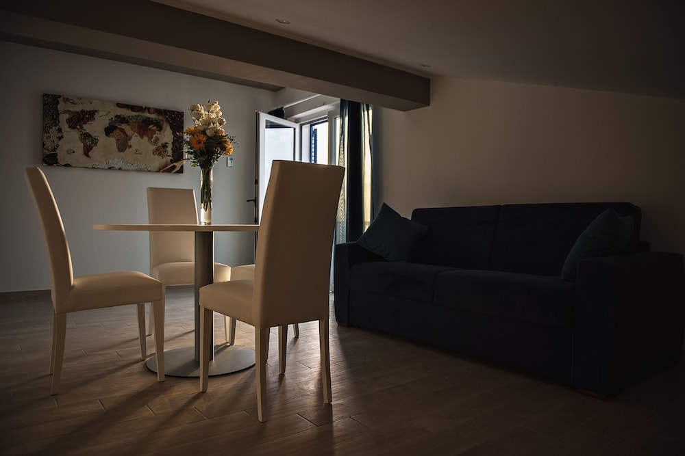

Milano - Villafranca Tirrena - Karma Resort