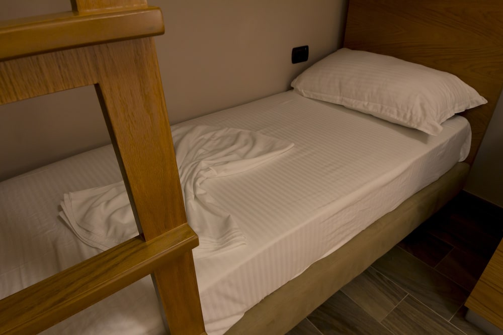 

Brindisi - Tirana - Hotel Pandora Residence