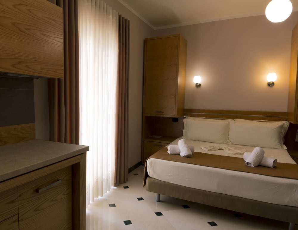 

Reggio Calabria - Tirana - Hotel Pandora Residence