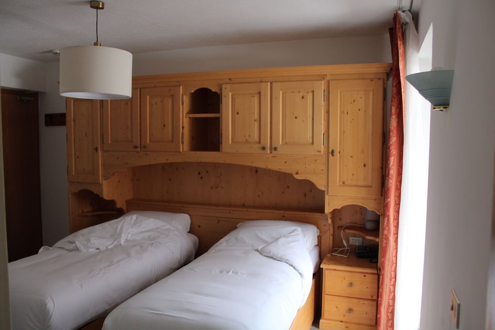 

Roma - Alba di Canazei - Hotel Rododendro Val di Fassa