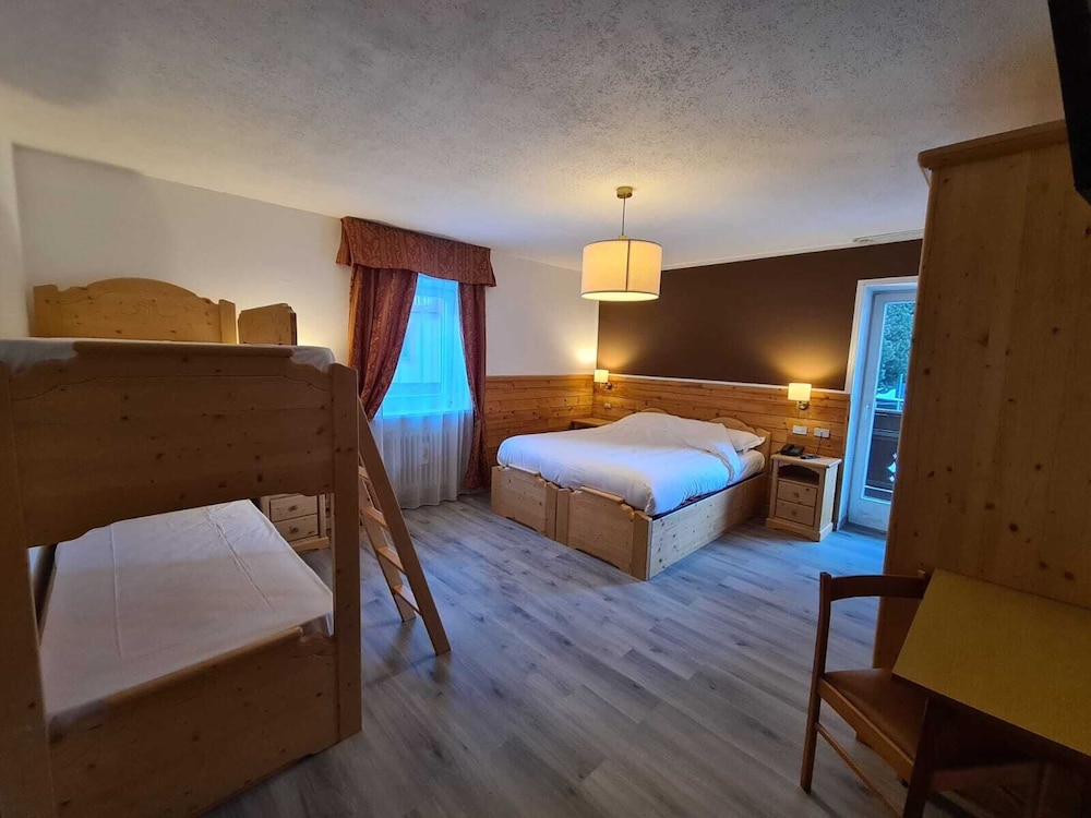 

Napoli - Vigo di Fassa - Hotel Rododendro Val di Fassa