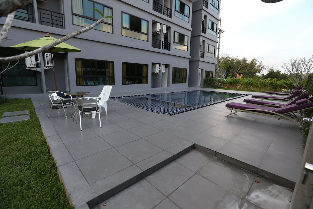 

Milano - Thalang - S4 Nai Yang Beach - Near Phuket Airport