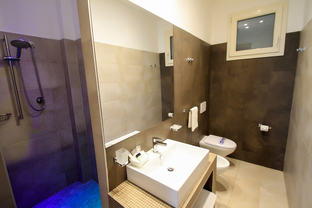 

Milano - Dakar, Senegal - International Hotel Dakar