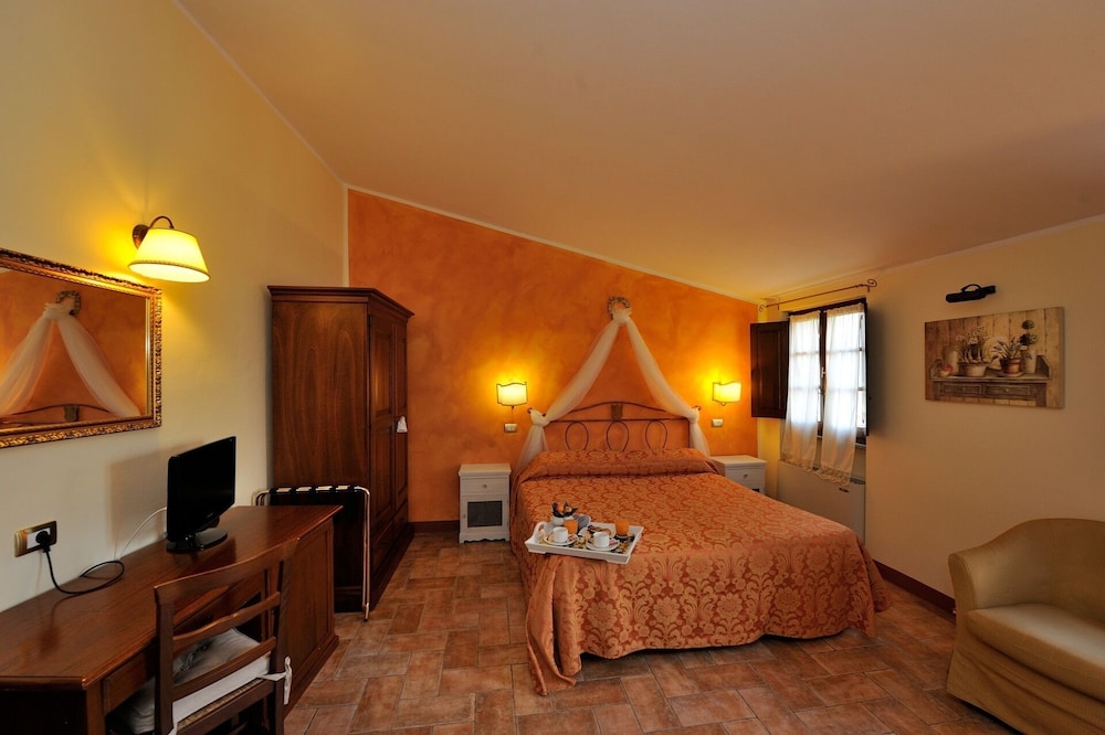 

Brindisi - Volterra - Agrihotel Il Palagetto