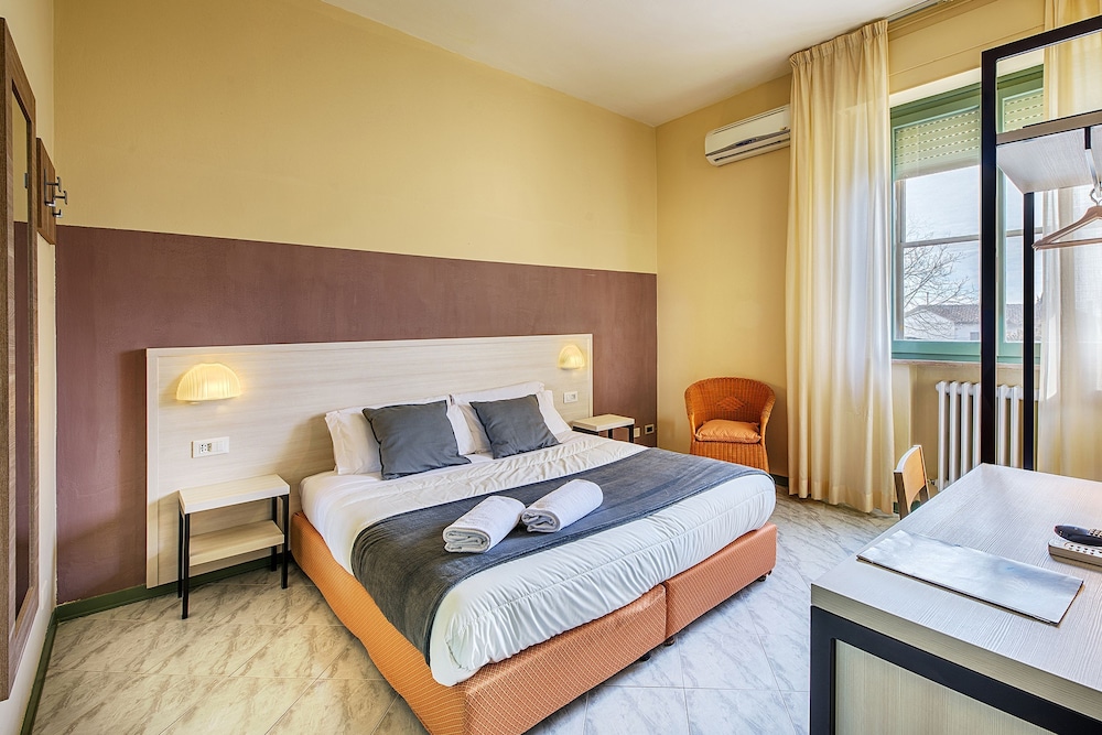 

Napoli - Siena - Hotel Castello