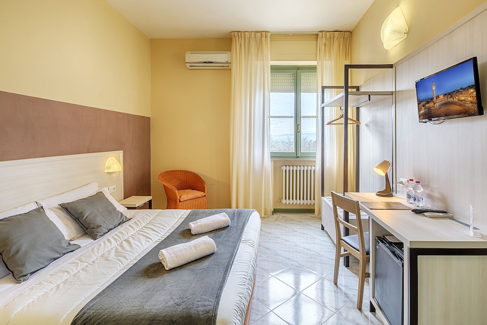 

Bari - Siena - Hotel Castello