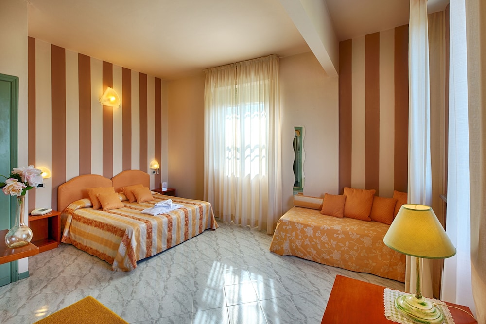 

Lamezia Terme - Siena - Hotel Castello