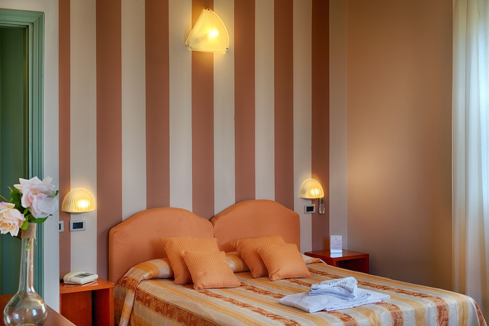 

Milano - Siena - Hotel Castello