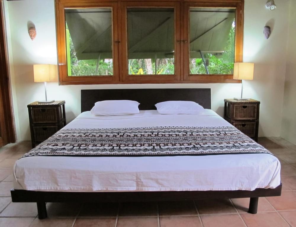

Roma - Korolevu - The Beachouse