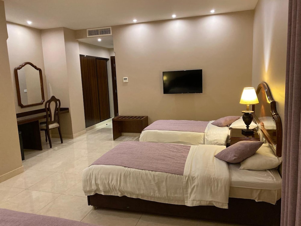 

Bari - Ma'in - Mosaic City Hotel