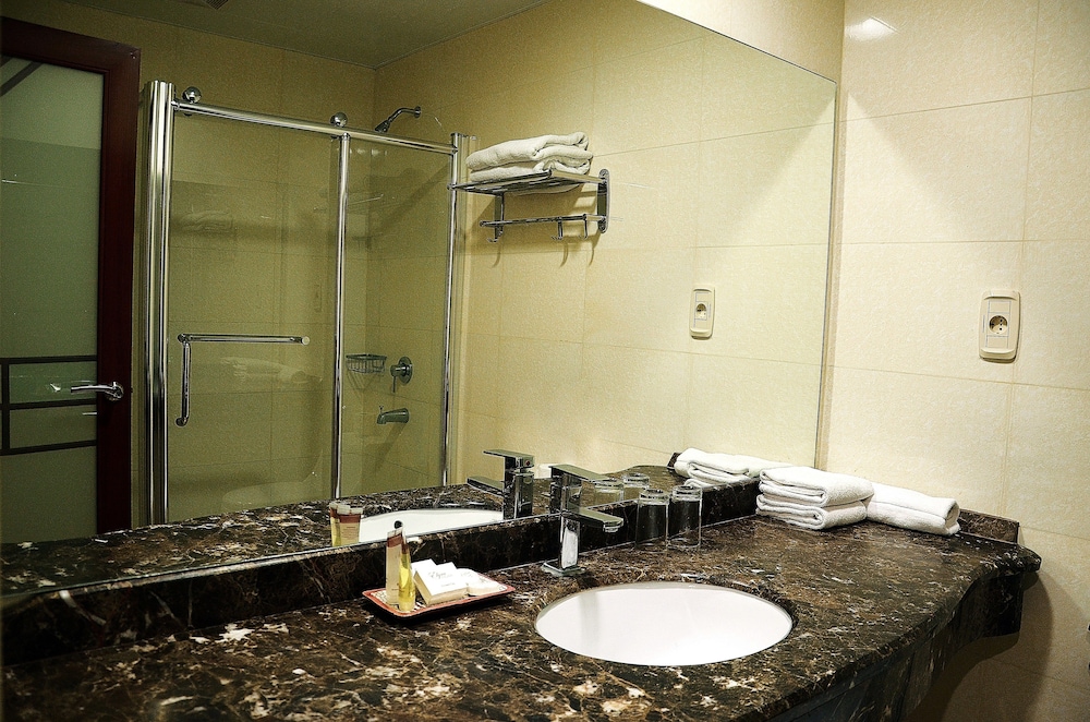 

Roma - Ma'in - Mosaic City Hotel