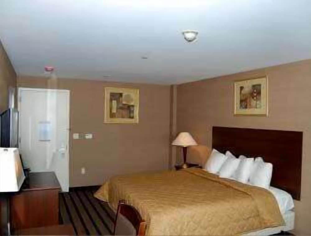 

Bari - Bronx - Days Inn By Wyndham Bronx Near Stadium