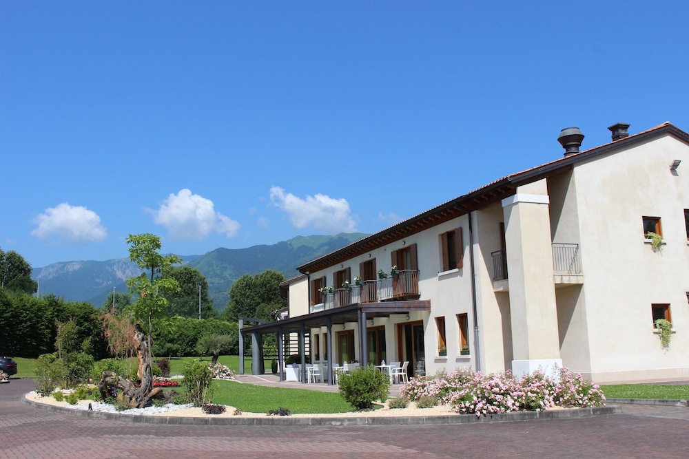 

Milano - Valdobbiadene - Hotel Canova Sport & Relax