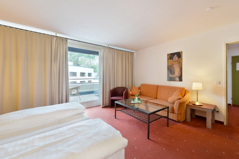 

Napoli - Salisburgo - Hotel Neutor Express
