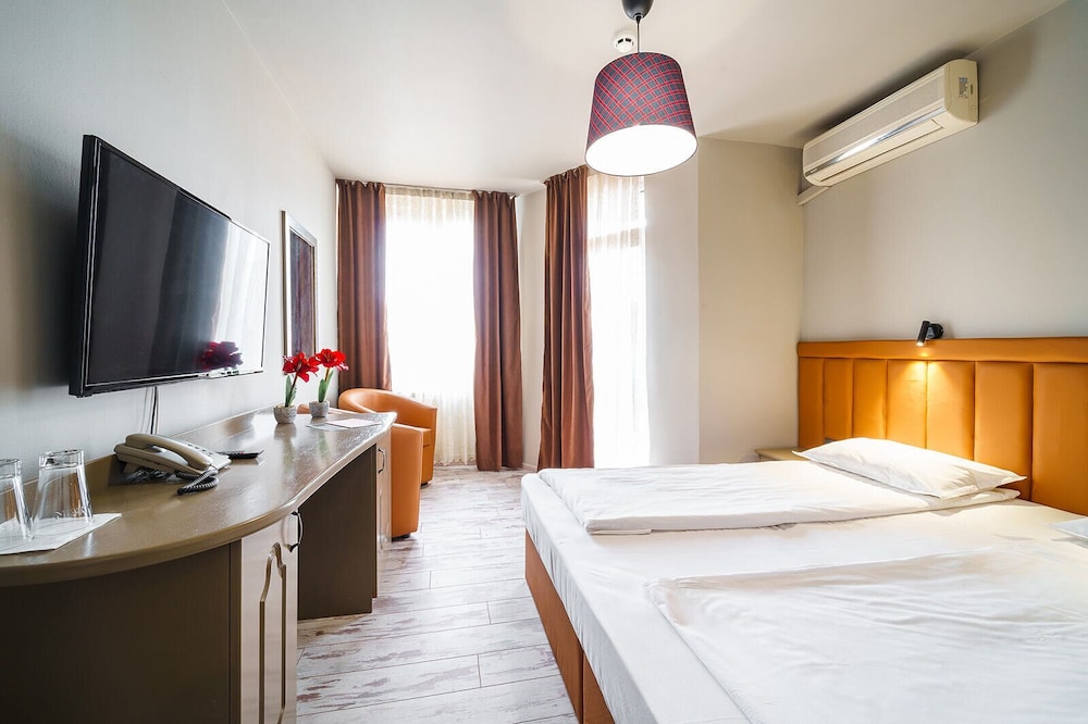 

Catania - Plovdiv - Hotel BLVD 7