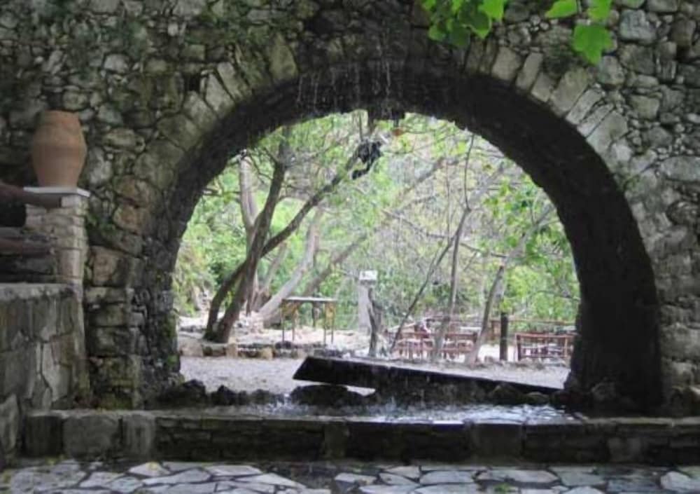 

Milano - Dhrámia - Poledas Apartments