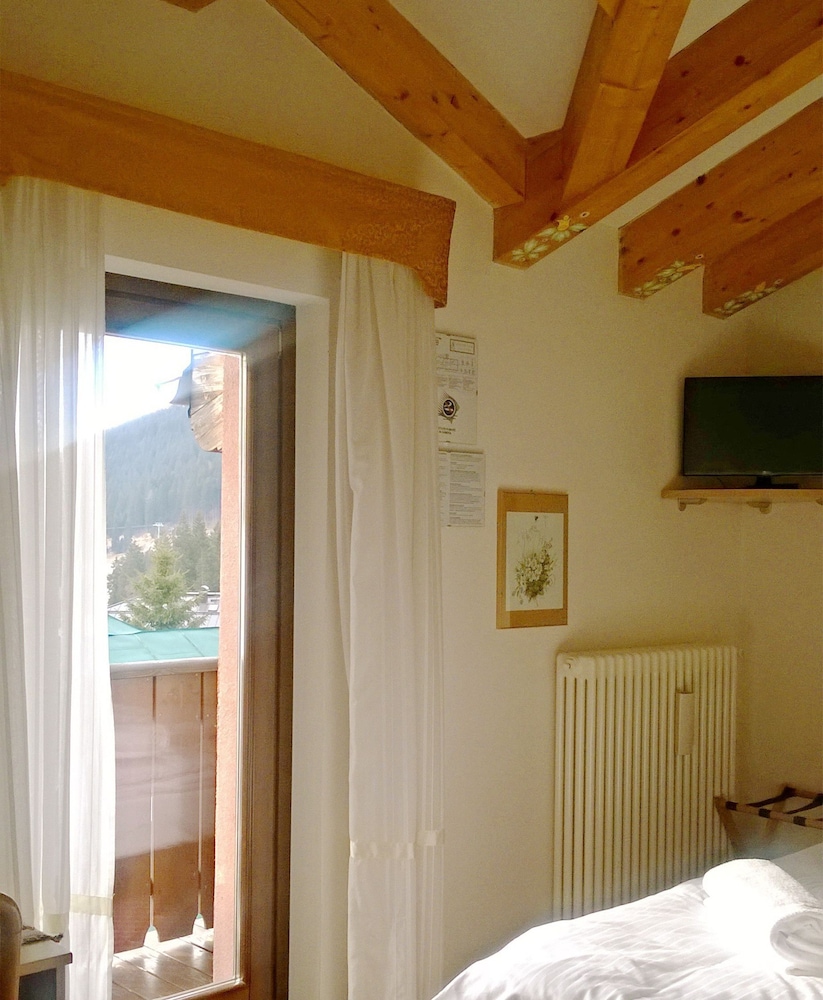 

Cagliari - Madonna di Campiglio - Hotel Villa Emma